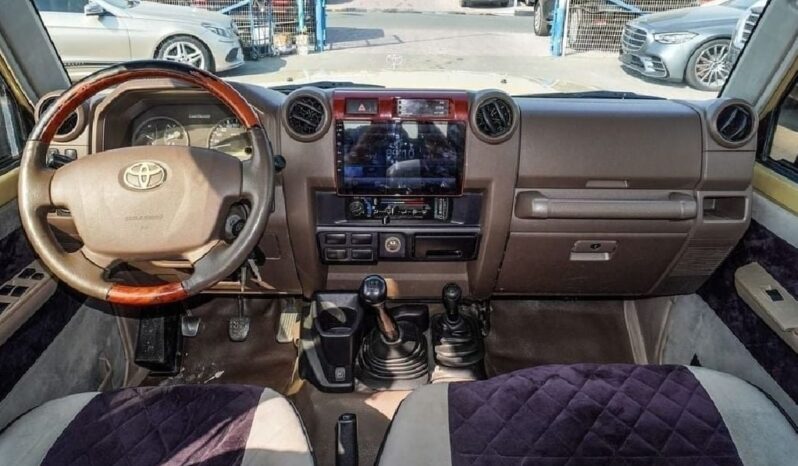 
								TOYOTA LANDCRUISER 2013 full									