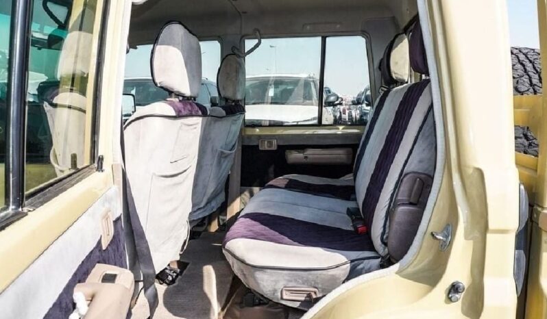 
								TOYOTA LANDCRUISER 2013 full									