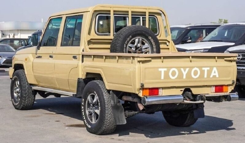 
								TOYOTA LANDCRUISER 2013 full									